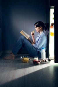 Nighttime Eating Linked to Poor Sleep