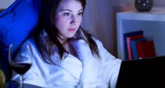 International Research Review Outlines Night Owl Health Risks