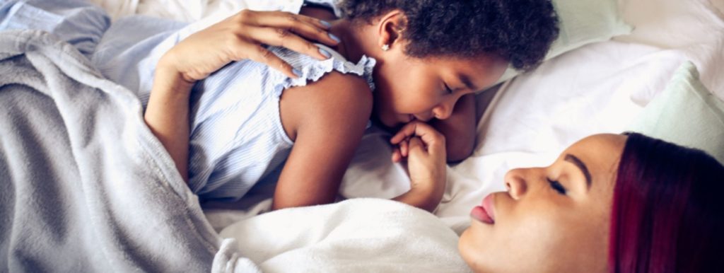Warum fragmentierter Schlaf für Mütter besonders gefährlich ist