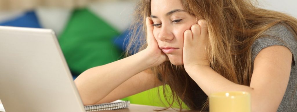 Schlafentzug bei Teenagern kann zu Wut, Depression und Energiemangel führen