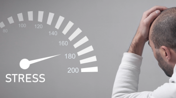 La resilienza allo stress nasce nella vita quotidiana: come il sonno, l’alimentazione e il nostro orologio biologico influenzano la nostra flessibilità mentale